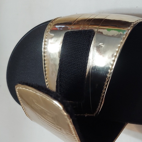 Victoria's Secret golden, padded, adjustable slides. NWOT. Sz 10-11. - Picture 5 of 5